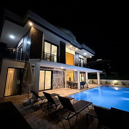 8 Sleeps Custom Designed Private Pool Luxury - Awz 316